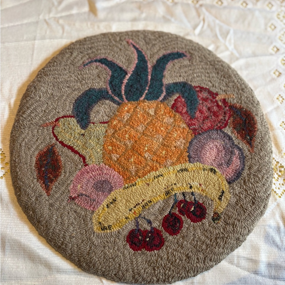 Vintage Fruit Patterned Hooked Round Rug